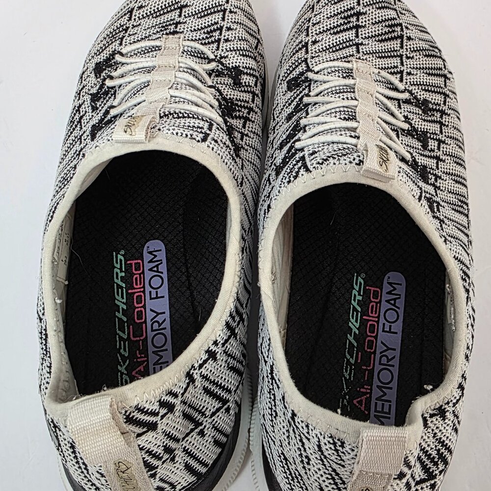 Skechers Slip-On Walking Sneakers Women’s 8.5 Memory Foam - Black & White - Picture 7 of 8